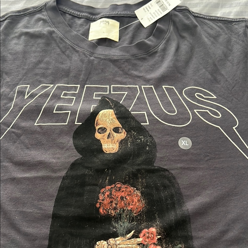 Yeezy Gray Graphic Tee - Short Sleeve